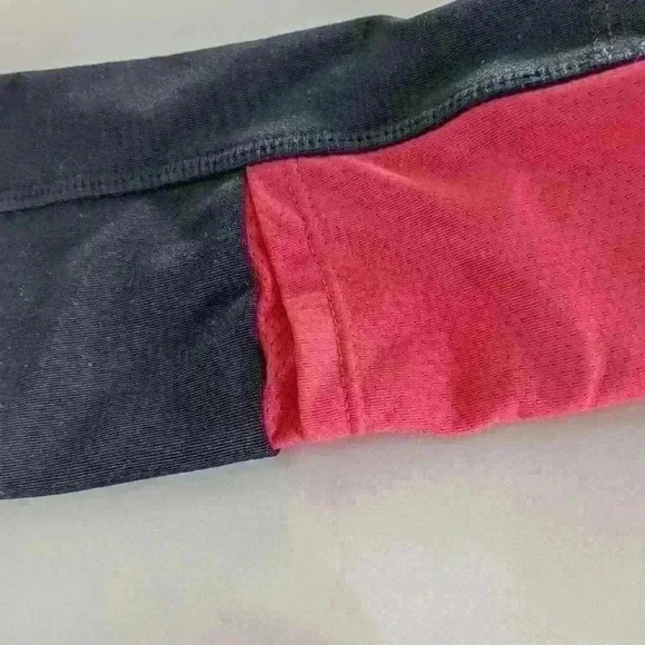 Mondetta, active jacket, vest, black, grey and pink, Sz small, thumbs holes - Picture 7 of 9